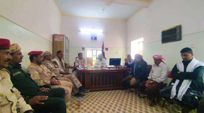 رئيس تنفيذية انتقالي حورة ووادي العين يلتقي قائد اللواء 15 صاعقة لبحث تعزيز التنسيق الأمني بالمديرية